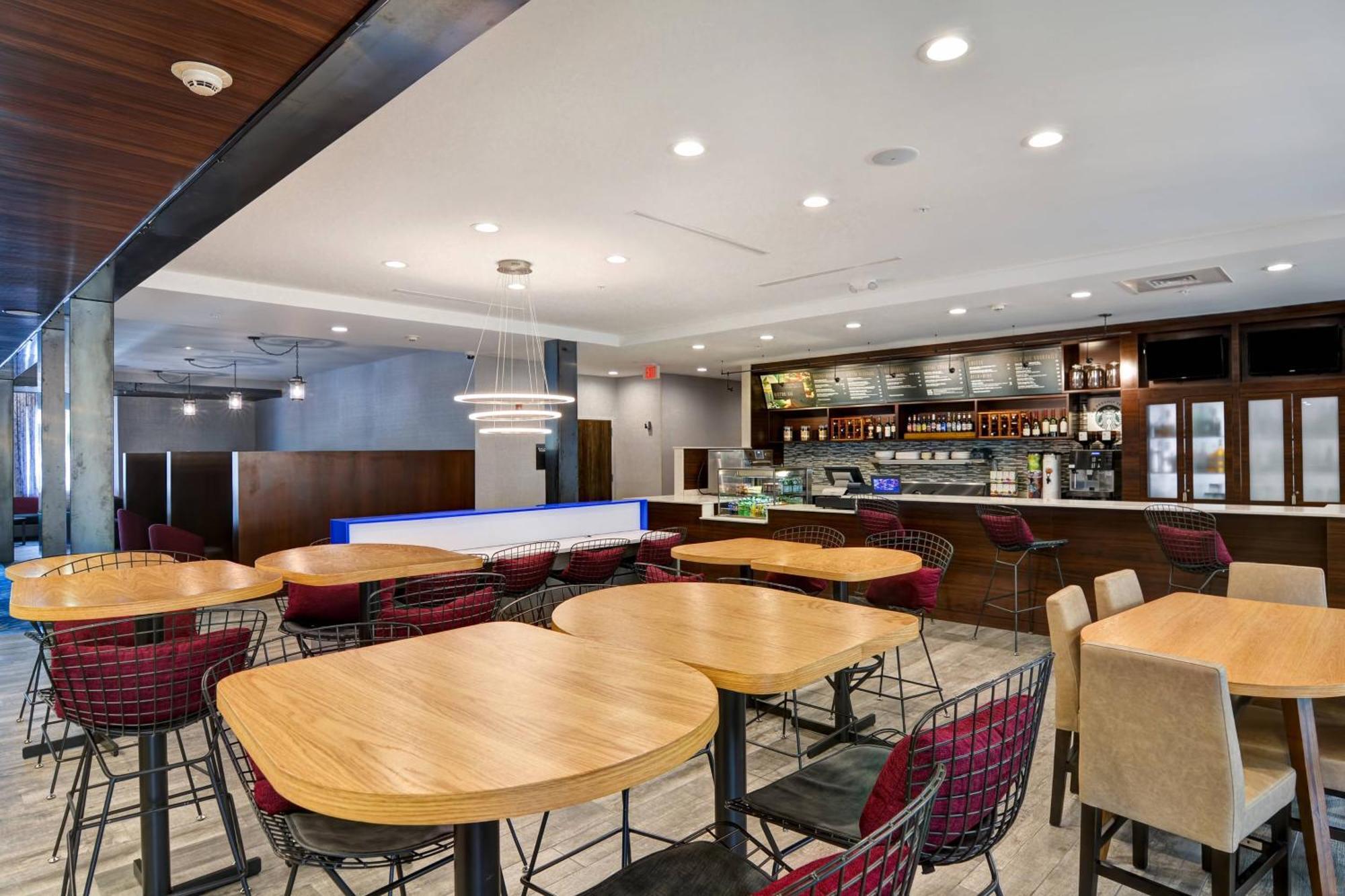 Courtyard By Marriott Long Island Islip/Courthouse Complex Central Islip Exterior foto